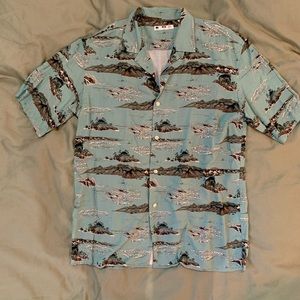 Modern UNIQLO Hawaiian 100% Rayon Shirt